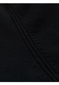 Ombre Clothing - Męski sweter z wiskozą i rozpinanym dekoltem – czarny V2. Typ kołnierza: kołnierzyk stójkowy. Kolor: czarny. Materiał: wiskoza. Wzór: gładki, aplikacja, ze splotem. Styl: elegancki