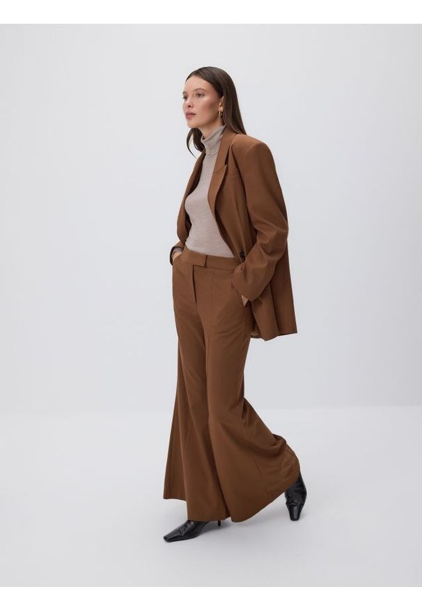Reserved - Szerokie spodnie - brązowy. Kolor: brązowy. Materiał: tkanina, wiskoza