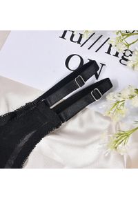 Intica - Komplet bielizny z wysokiej jakości materiałów w stylu harness Ettora. Kolor: fioletowy. Materiał: materiał. Wzór: geometria, aplikacja #2