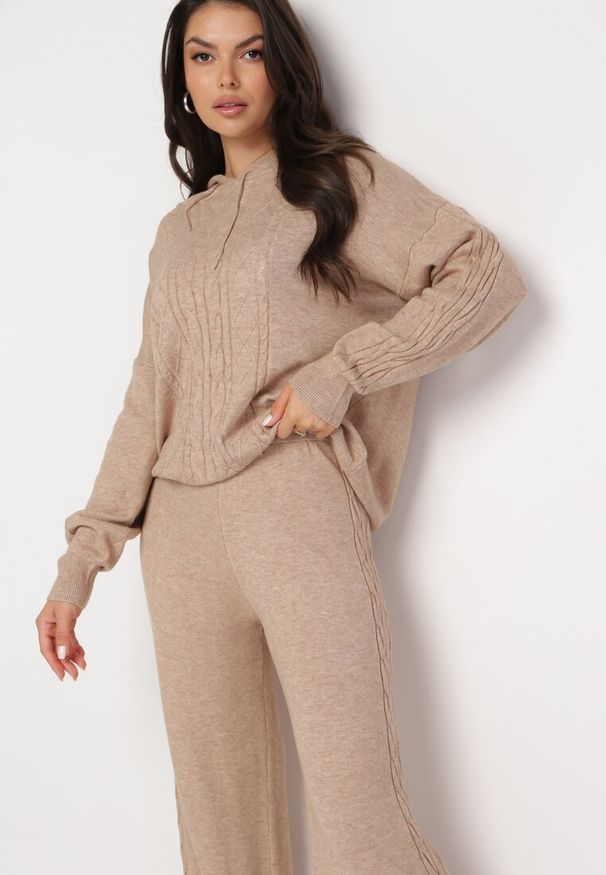 Born2be - Beżowy Dzianinowy Komplet Bluza z Kapturem w Warkoczowy Splot i Spodnie z Szerokimi Nogawkami Narahai. Kolor: beżowy. Materiał: dzianina. Wzór: ze splotem
