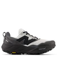 Buty męskie New Balance Fresh Foam X Hierro v9 MTHIERK9 – czarne. Kolor: czarny. Materiał: guma, materiał, syntetyk. Szerokość cholewki: normalna. Sezon: lato. Sport: outdoor, bieganie, fitness