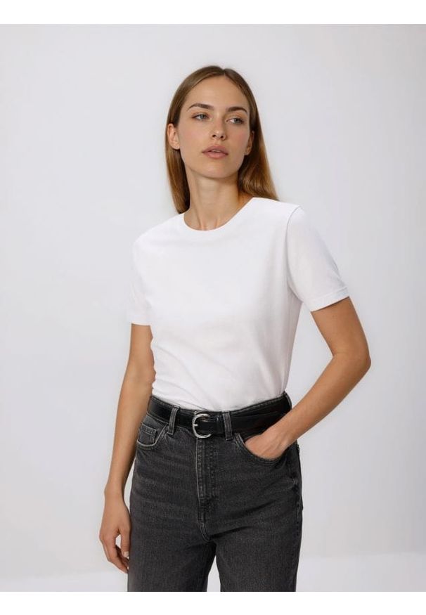 Reserved - T-shirt regular - biały. Kolor: biały. Materiał: dzianina, bawełna