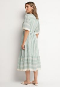 Born2be - Miętowa Bawełniana Sukienka Boho o Rozkloszowanym Kroju z Wiązaniem i Haftem Korithira. Okazja: na co dzień, na spacer. Typ kołnierza: dekolt w serek. Kolor: miętowy. Materiał: bawełna. Wzór: haft. Sezon: lato. Typ sukienki: rozkloszowane. Styl: boho #5