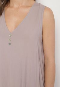 Born2be - Jasnoszara Rozkloszowana Sukienka z Bawełny z Ozdobnymi Guzikami Folusae. Okazja: na co dzień. Typ kołnierza: dekolt w serek. Kolor: szary. Materiał: bawełna. Sezon: wiosna, lato. Typ sukienki: proste. Styl: klasyczny, casual, elegancki #2