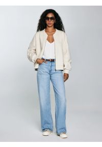 Big-Star - Bluza damska bomber kremowa Felicata 103. Okazja: na co dzień. Kolor: biały. Materiał: dzianina. Wzór: haft. Styl: casual #5