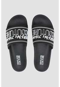 Versace Jeans Couture - VERSACE JEANS COUTURE Czarne klapki Fondo Slide DIS. SQ3, Rozmiar 42. Kolor: czarny #6