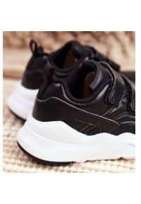 Sportowe Buty Dziecięce Młodzieżowe Czarne ABCKIDS B013310212. Zapięcie: rzepy. Kolor: czarny. Materiał: skóra ekologiczna. Szerokość cholewki: normalna