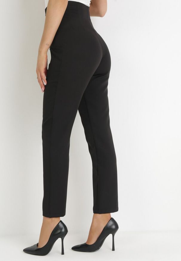 Born2be - Czarne Spodnie Cygaretki High Waist Caphe. Okazja: na co dzień. Stan: podwyższony. Kolor: czarny. Styl: elegancki, casual