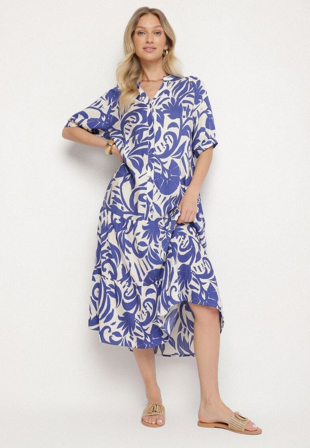 Born2be - Niebieska Wiskozowa Rozkloszowana Sukienka z Falbaną Filindania. Okazja: na co dzień. Kolor: niebieski. Materiał: wiskoza. Styl: casual, elegancki