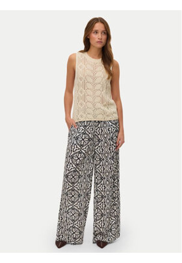 Vero Moda Spodnie materiałowe Menny 10282478 Beżowy Wide Leg. Kolor: beżowy. Materiał: wiskoza