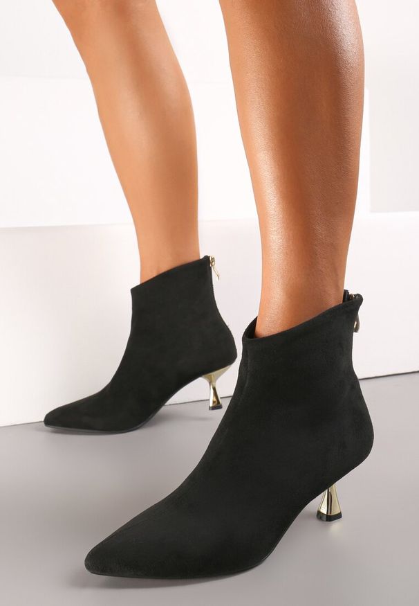 Renee - Czarne Botki na Klepsydrowym Metalicznym Obcasie Lectorra. Okazja: na co dzień, na spacer. Kolor: czarny. Materiał: jeans. Obcas: na obcasie. Styl: casual, klasyczny. Wysokość obcasa: średni