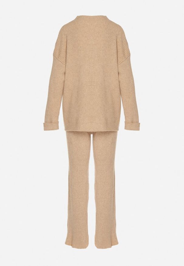 Born2be - Beżowy Komplet z Bawełną i Wełną Sweter z Guzikami i Proste Spodnie Reisadia. Kolor: beżowy. Materiał: wełna, bawełna