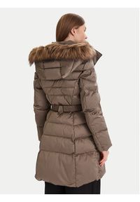 Guess Płaszcz zimowy W5BL30 W2802 Beżowy Regular Fit. Kolor: beżowy. Materiał: syntetyk. Sezon: zima #4
