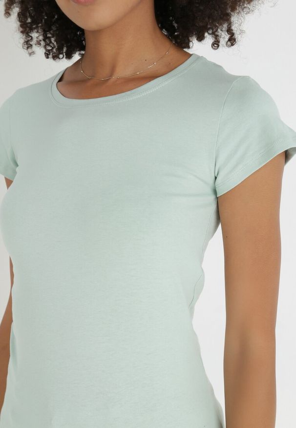 Born2be - Miętowy T-shirt Gathanthei. Okazja: na co dzień, do domu. Kolor: miętowy. Materiał: dresówka, jeans, bawełna, dzianina. Długość rękawa: krótki rękaw. Długość: krótkie. Wzór: gładki. Styl: sportowy, klasyczny, casual