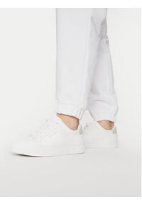 Guess Jeans Spodnie dresowe W5RB63 K68I4 Biały Regular Fit. Kolor: biały. Materiał: bawełna #3