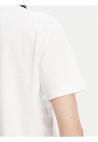 Calvin Klein Jeans T-Shirt Classic Logo LV047C854G Biały Regular Fit. Kolor: biały. Materiał: bawełna #3