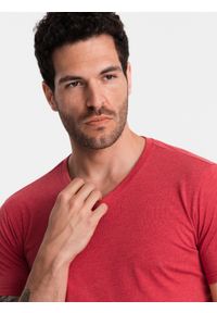 Ombre Clothing - Klasyczna męska bawełniana koszulka z dekoltem w serek BASIC – czerwony melanż V17. Typ kołnierza: dekolt w serek. Kolor: czerwony. Materiał: bawełna. Wzór: melanż. Styl: klasyczny #2