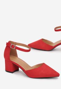 Renee - Czerwone Czółenka Waewell. Nosek buta: szpiczasty. Zapięcie: sprzączka. Kolor: czerwony. Wzór: gładki. Obcas: na słupku. Styl: elegancki, wizytowy #4