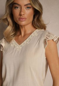 Renee - Beżowa Bluzka z Bawełny Ozdobiona Haftem Savoreia. Okazja: na co dzień. Kolor: beżowy. Materiał: bawełna. Wzór: aplikacja, haft. Styl: elegancki, casual