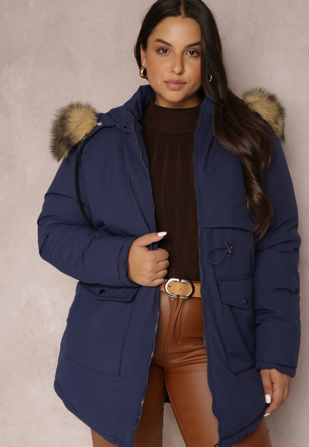 Renee - Granatowa Kurtka Parka z Futrem Makareta. Kolor: niebieski. Materiał: futro. Sezon: zima, jesień. Styl: klasyczny