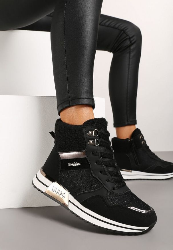 Born2be - Czarne Sneakersy z Futrem Metaliczną Wstawką i Brokatowym Połyskiem Saliwenna. Okazja: na co dzień. Zapięcie: sznurówki. Kolor: czarny. Materiał: futro. Obcas: na obcasie, na płaskiej podeszwie. Wysokość obcasa: niski