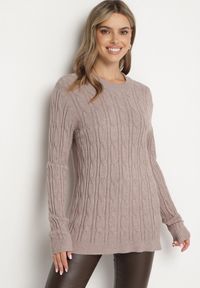 Born2be - Ciemnobeżowy Sweter z Wiskozą i Ozdobnym Splotem Savria. Okazja: na co dzień. Kolor: beżowy. Materiał: wiskoza. Wzór: ze splotem. Styl: klasyczny, casual