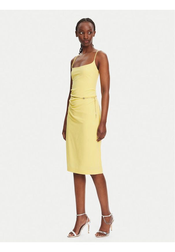 Hugo - HUGO Sukienka koktajlowa 50536465 Żółty Slim Fit. Kolor: żółty. Styl: wizytowy