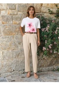 Sinsay - Cygaretki z przeszyciem na kancie i paskiem - kremowy. Kolor: kremowy #1