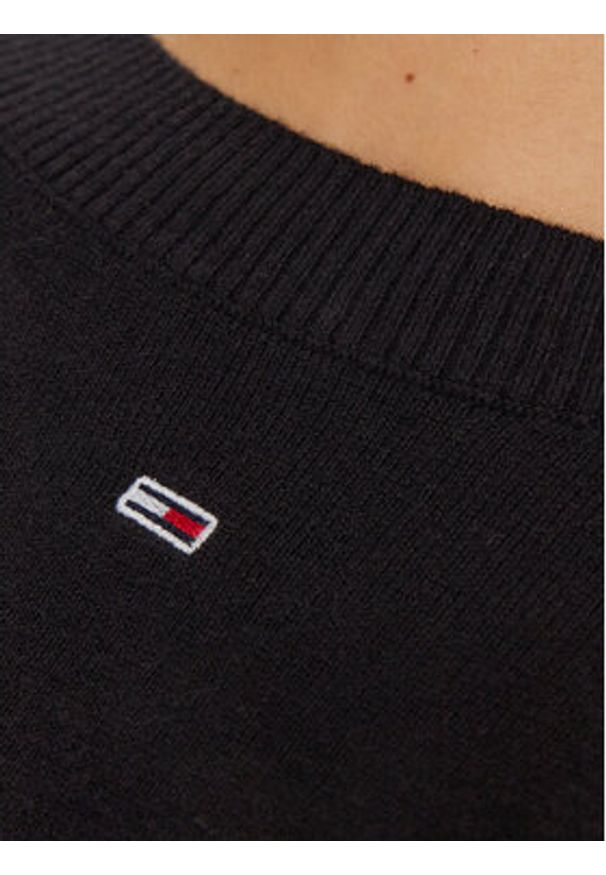 Tommy Jeans Sweter Essential DW0DW17254 Czarny Regular Fit. Kolor: czarny. Materiał: wiskoza