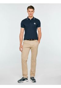 Big-Star - koszulka męska polo granatowa seller 403. Okazja: na co dzień. Typ kołnierza: polo. Kolor: niebieski. Materiał: bawełna, dzianina. Wzór: haft. Styl: casual, klasyczny #3