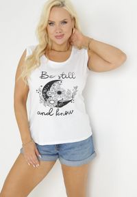 Born2be - Biały Tank Top z Nadrukiem i Okrągłym Dekoltem Irinka. Kolor: biały. Wzór: nadruk #1