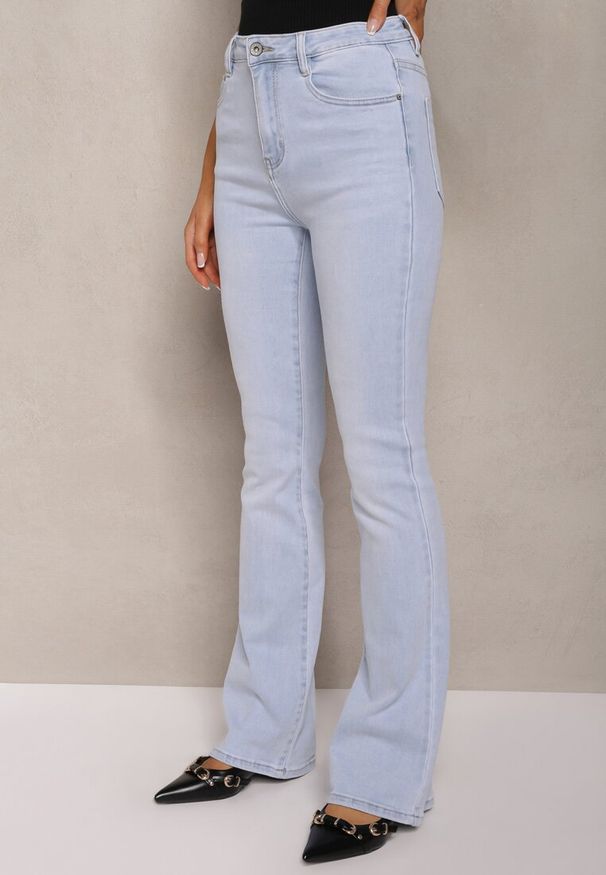 Renee - Jasnoniebieskie Jeansy o Kroju Dzwonów z Bawełny High Waist Navialas. Okazja: na co dzień. Stan: podwyższony. Kolor: niebieski. Styl: casual, elegancki, retro