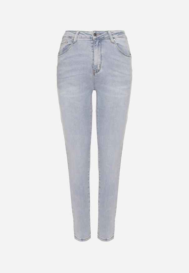 Born2be - Jasnoniebieskie Jeansy z Bawełną i Efektem Push Up o Dopasowanym Kroju Flortebia. Okazja: na co dzień. Kolor: niebieski. Styl: casual, elegancki