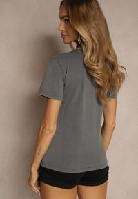Renee - Ciemnoszary T-shirt z Bawełny Ozdobiony Motylem i Metalicznym Napisem Zariellea. Okazja: na co dzień. Kolor: szary. Materiał: bawełna. Wzór: napisy, aplikacja. Styl: elegancki, casual #4