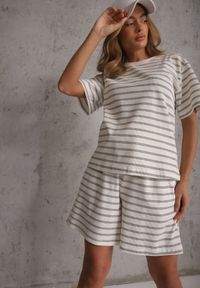 Renee - Biało-Czarny T-shirt z Bawełny Ozdobiony Poziomymi Paskami Nautida. Okazja: na co dzień. Kolor: czarny. Materiał: bawełna. Wzór: aplikacja. Styl: casual #3