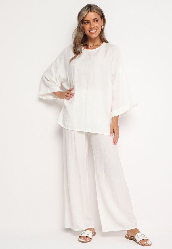 Born2be - Biały Wiskozowy Komplet Szerokie Spodnie z Gumką w Talii Góra o Kroju Nietoperza Odrina. Kolor: biały. Materiał: wiskoza