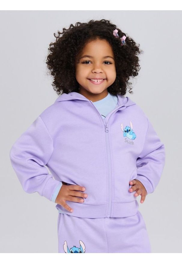 Sinsay - Sportowa bluza hoodie z cienkiej pianki Stitch - fioletowy. Kolor: fioletowy. Styl: sportowy