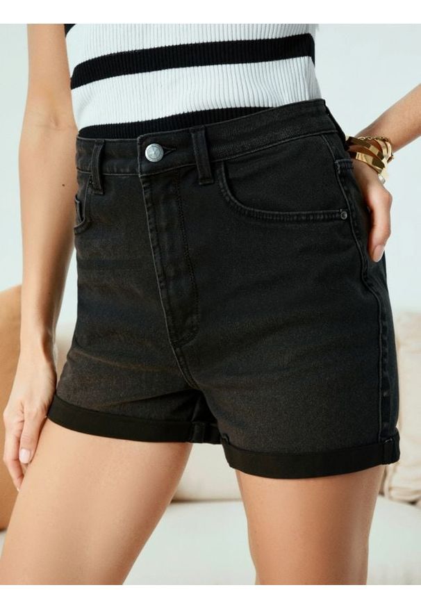 Sinsay - Szorty jeansowe - czarny. Kolor: czarny. Materiał: jeans