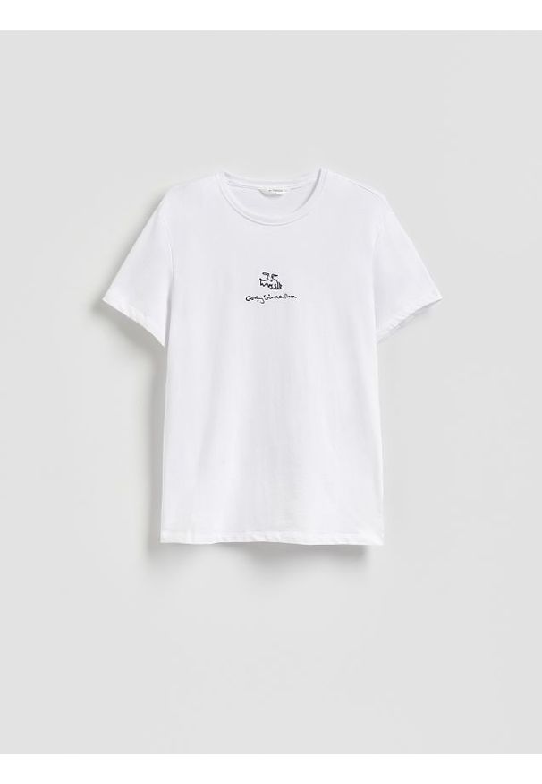 Reserved - T-shirt regular z nadrukiem - biały. Kolor: biały. Materiał: dzianina, bawełna. Wzór: nadruk