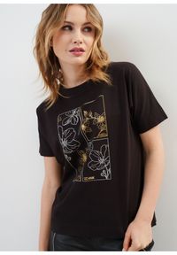 Ochnik - Czarny bawełniany T-shirt damski z aplikacją. Kolor: czarny. Materiał: bawełna. Wzór: aplikacja #1