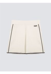 Big-Star - Szorty damskie z wiskozy z kontrastowym wykoŅczeniem białe Mickas 100. Kolor: biały. Materiał: wiskoza. Sezon: lato. Styl: elegancki, sportowy #1