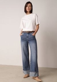 Born2be - Niebieskie Szerokie Jeansy z Wysokim Stanem i Podwiniętymi Nogawkami Jilora. Okazja: na co dzień, na spotkanie biznesowe, do pracy. Stan: podwyższony. Kolor: niebieski. Styl: casual, biznesowy, klasyczny #1