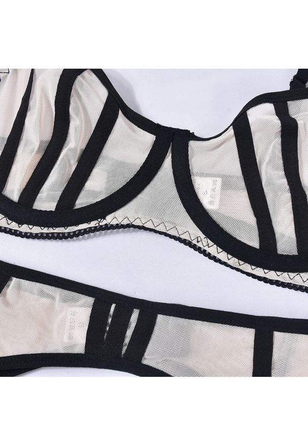 Intica - Komplet bielizny z delikatnymi detalami na romantyczne chwile Oliga. Kolor: czarny. Materiał: materiał