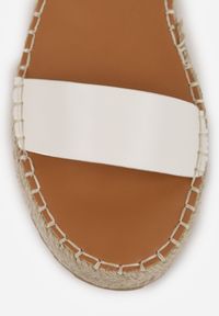 Born2be - Białe Sandały VICES na Niskim Koturnie z Plecionki z Paskiem Wokół Kostki Tetea. Okazja: na co dzień. Zapięcie: pasek. Kolor: biały. Materiał: len. Sezon: lato. Obcas: na koturnie. Styl: casual, klasyczny #6