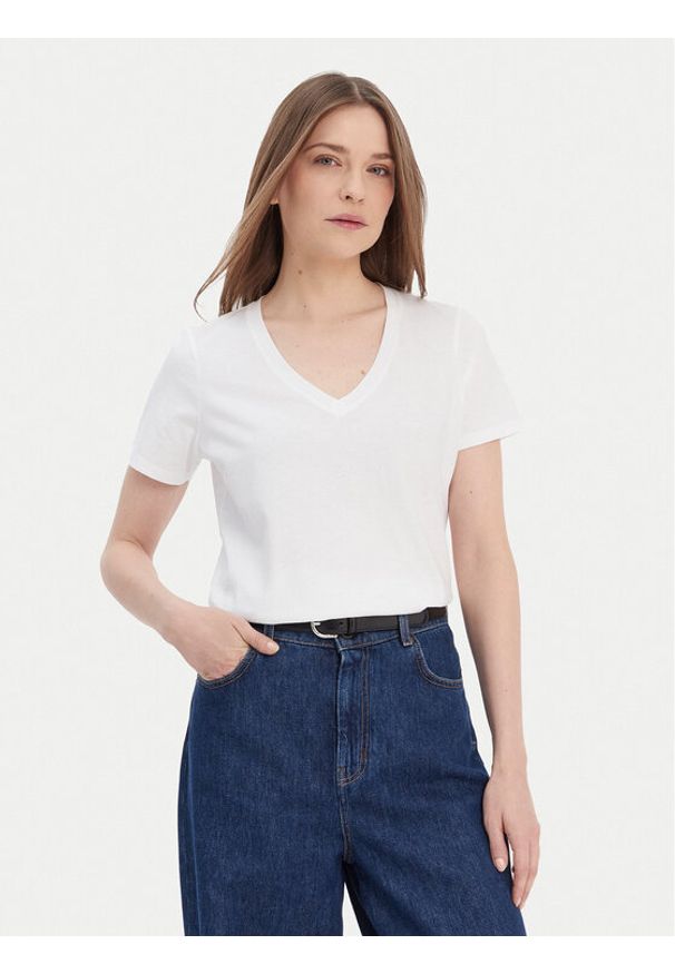 JOOP! T-Shirt 30040355 Biały Regular Fit. Kolor: biały. Materiał: bawełna