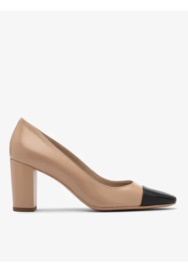 Ryłko - Beżowe czółenka z czarnym noskiem na słupkowym obcasie. Kolor: beżowy. Materiał: skóra. Obcas: na obcasie. Styl: street. Wysokość obcasa: średni