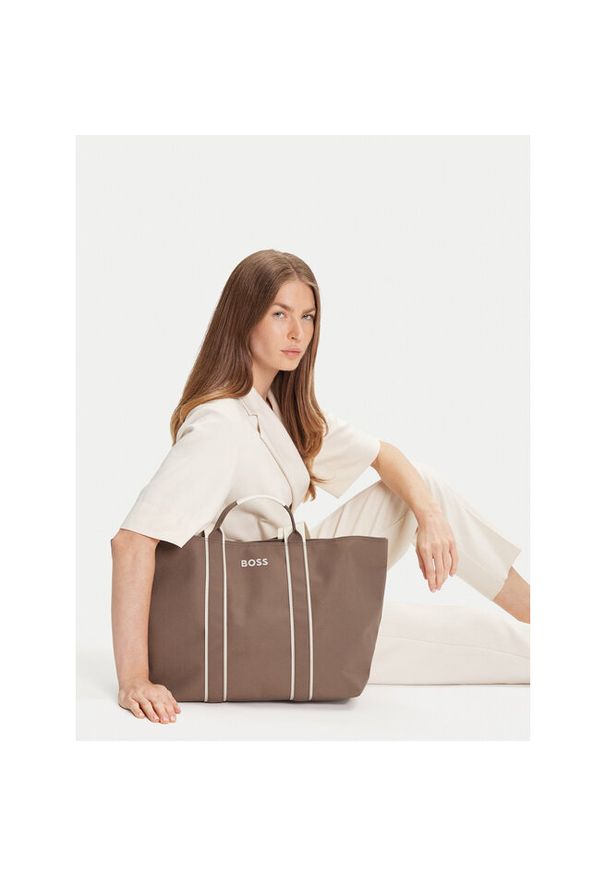 Torebka BOSS. Kolor: brązowy