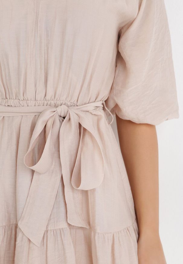 Born2be - Beżowa Sukienka Hyromela. Kolor: beżowy. Materiał: tkanina, materiał. Wzór: gładki. Typ sukienki: rozkloszowane. Długość: mini