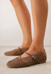 Renee - Brązowe Balerinki Mary Jane VICES z Plecionki z Cholewką z Wycięciem V Corramora. Okazja: na co dzień. Zapięcie: pasek. Kolor: brązowy. Szerokość cholewki: normalna. Wzór: haft. Styl: boho, casual #1