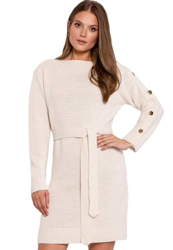 Makover - Sukienka sweterkowa z ozdobnymi guzikami. Materiał: akryl, poliamid. Długość rękawa: długi rękaw. Wzór: ze splotem